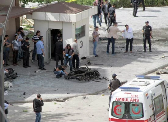 Đánh bom xe tại đồn cảnh sát ở Thổ Nhĩ Kỳ