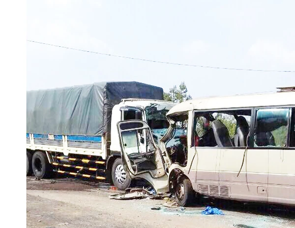 Khắc phục hậu quả vụ tai nạn giao thông nghiêm trọng tại Đắk Nông