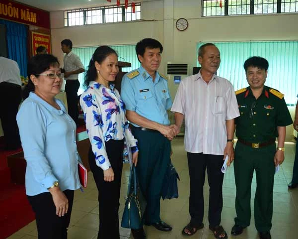 Ứng cử viên đại biểu quốc hội khóa XIV tiếp xúc cử tri quận Bình Tân, TPHCM