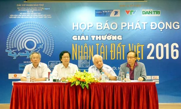 Phát động Giải thưởng Nhân tài Đất Việt 2016