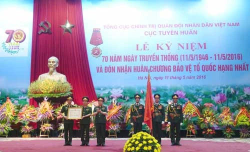 Cục Tuyên huấn đón nhận Huân chương Bảo vệ Tổ quốc hạng Nhất