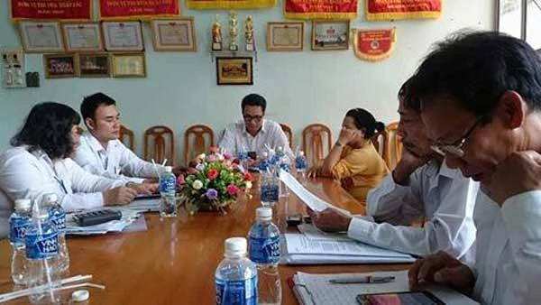 Ông Huỳnh Văn Nén gặp TAND tỉnh Bình Thuận thương lượng bồi thường oan sai