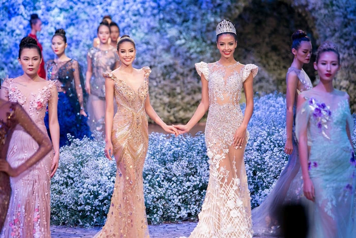 Phạm Hương hội ngộ Hoa hậu Pháp, Uyên Linh lần đầu đi catwalk