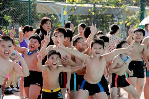 Mở rộng phổ cập bơi lội cho học sinh