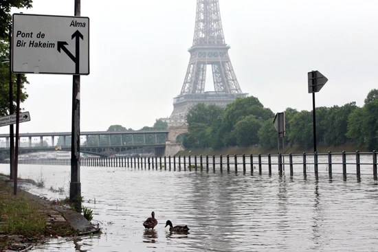 Paris lũ lụt lớn nhất trong hơn một thế kỷ