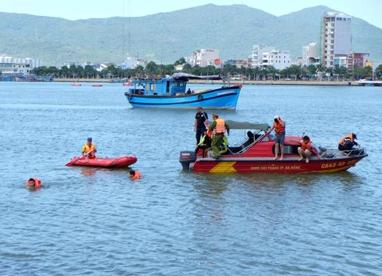 Vụ chìm tàu trên sông Hàn: Cách chức Giám đốc, Phó Giám đốc Cảng vụ Đường thủy nội địa