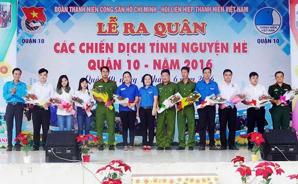 Quận 10 ra quân các chiến dịch tình nguyện hè năm 2016