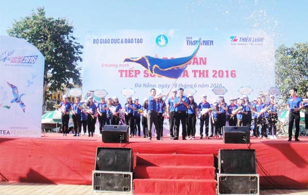 Hơn 48.500 tình nguyện viên tham gia chương trình “Tiếp sức mùa thi 2016”