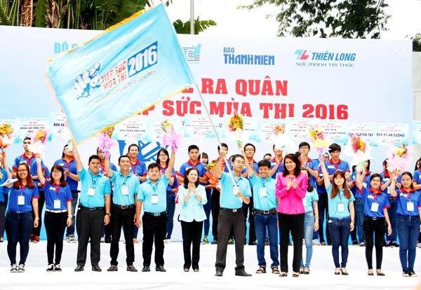 Hơn 20.000 lượt tình nguyện viên tham gia chương trình “Tiếp sức mùa thi” năm 2016