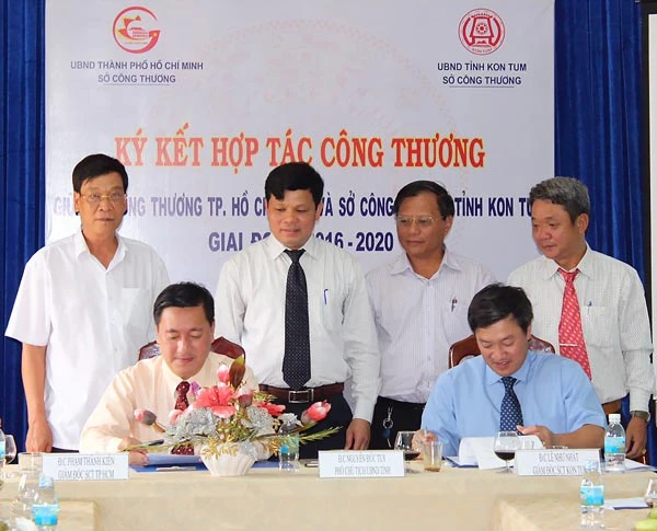 Ngành công thương TPHCM và tỉnh Kon Tum ký hợp tác giai đoạn 2016-2020