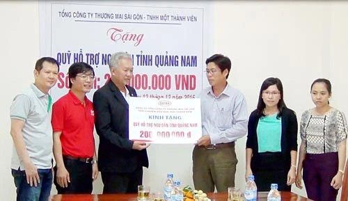 Ủng hộ biển đảo theo cách riêng