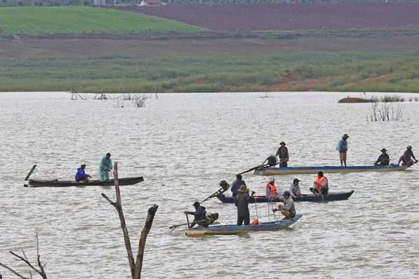 Tìm thấy nạn nhân cuối cùng trong vụ 3 người mất tích trên hồ Đại Ninh