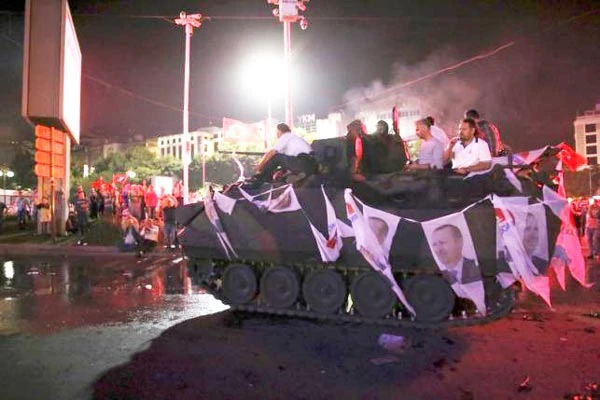Vụ đảo chính ở Thổ Nhĩ Kỳ: Bắt giữ hơn 6.000 người liên quan