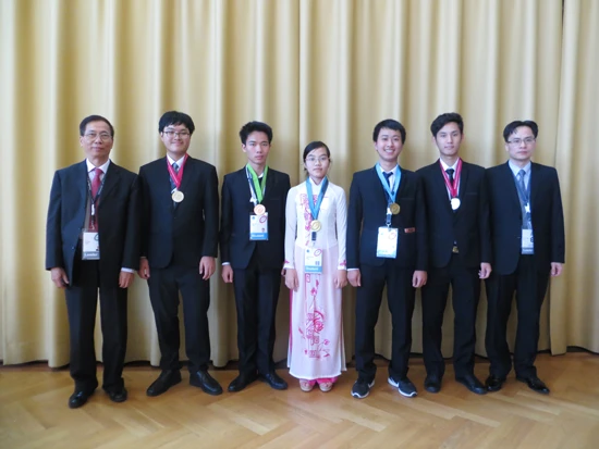 Việt Nam đoạt 2 huy chương Vàng Olympic Vật lý quốc tế 2016