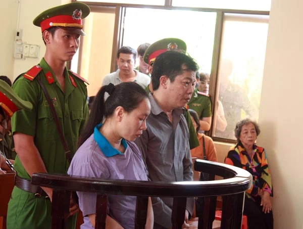 Kiên Giang: Hai cán bộ Công an tham ô lãnh án 38 năm tù