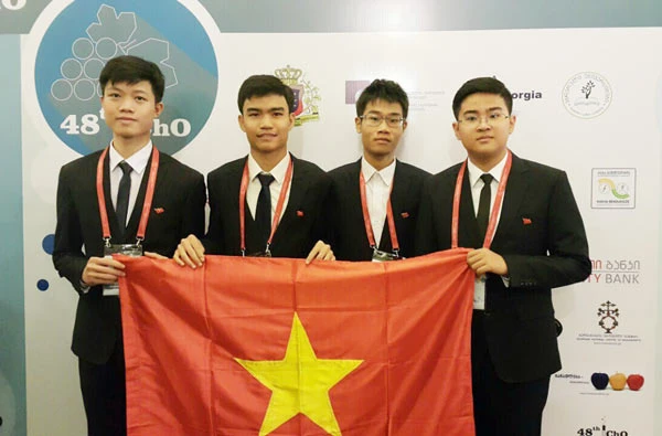 Việt Nam đoạt 2 Huy chương vàng tại Olympic Hóa học quốc tế 2016