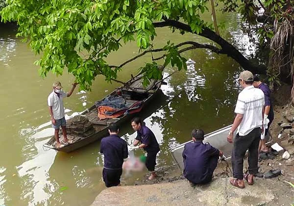 Phát hiện thi thể người đàn ông nổi trên sông Cái