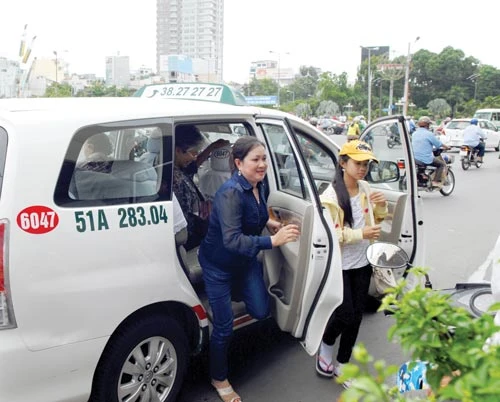 Taxi - trợ thủ xe buýt