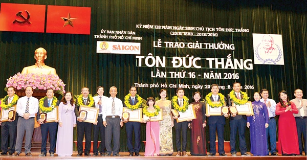 Vinh danh 8 cá nhân đạt Giải thưởng Tôn Đức Thắng năm 2016