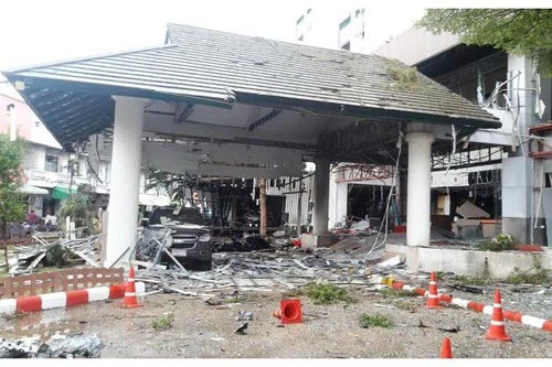 Đánh bom kép tại khách sạn Thái Lan