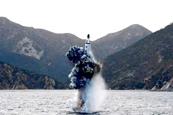 Tên lửa Triều Tiên rơi vào vùng nhận dạng phòng không Nhật Bản