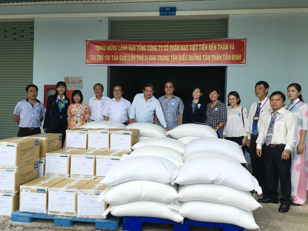 100 tấn gạo tặng Trung tâm Điều dưỡng tâm thần Tân Định