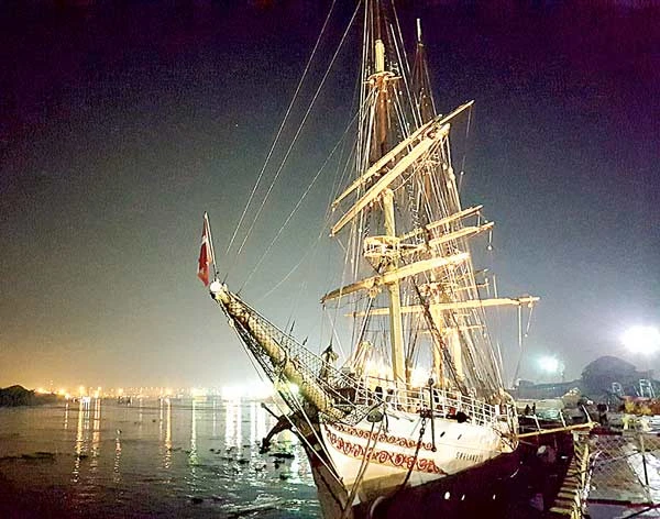 Thuyền buồm cổ nhất của Na Uy cập cảng TPHCM