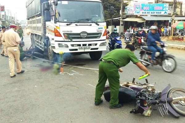 Mô tô phân khối lớn lao xuống đèo Chuối, 2 người tử vong