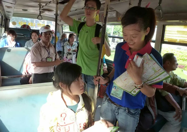 Đi xe buýt học sinh đắt hơn xe buýt công cộng