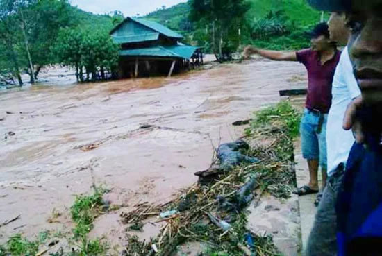 Điều thợ lặn, đặc công nước tìm kiếm nạn nhân tại thủy điện Sông Bung 2