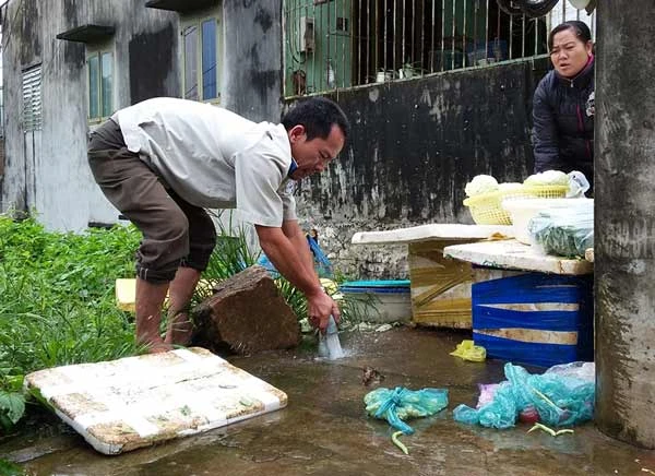 Thi công dự án kè chống sạt lở suối Hội Phú làm ngập nhà dân