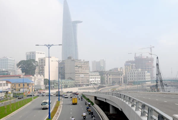 Cảnh báo sương mù quang hóa đang “bủa vây” Hà Nội và TPHCM