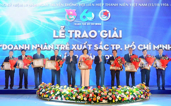 Vinh danh doanh nhân trẻ xuất sắc TPHCM năm 2016