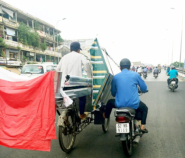 Ngăn hiểm họa xe chở hàng cồng kềnh