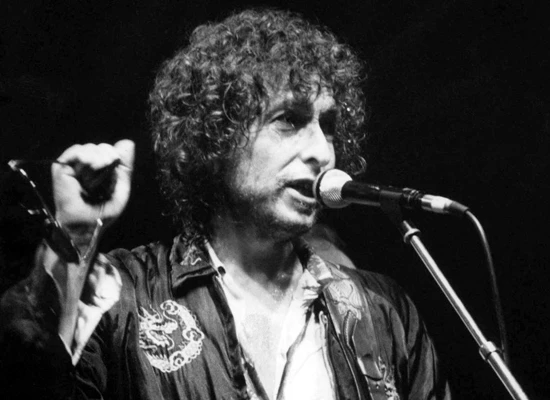 "Sốt" CD và sách của Bob Dylan