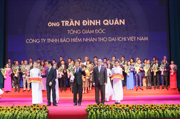 Tổng Giám đốc Dai-ichi Life Việt Nam được trao tặng danh hiệu “Top 100 Doanh nhân Việt Nam tiêu biểu 2016”