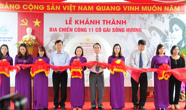 Khánh thành Bia chiến công 11 cô gái sông Hương