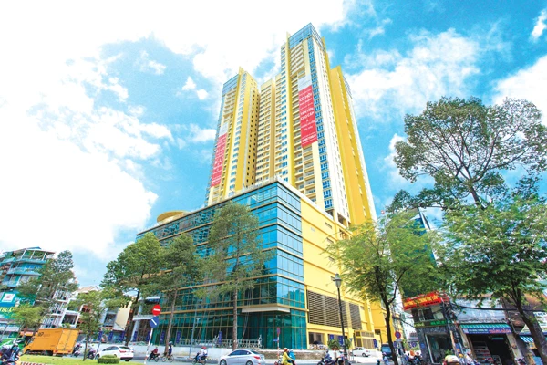 200 ki-ốt Golden Plaza cháy hàng trong ngày mở bán