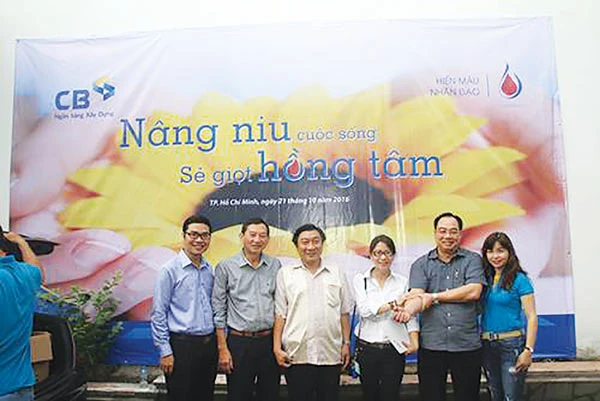 “Nâng niu cuộc sống - Sẻ giọt hồng tâm” năm 2016