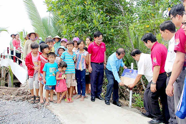 Thanh niên chung tay xây dựng thành phố sống tốt