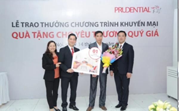 Prudential trao thưởng chương trình khuyến mại "Quà tặng yêu thương quý giá"