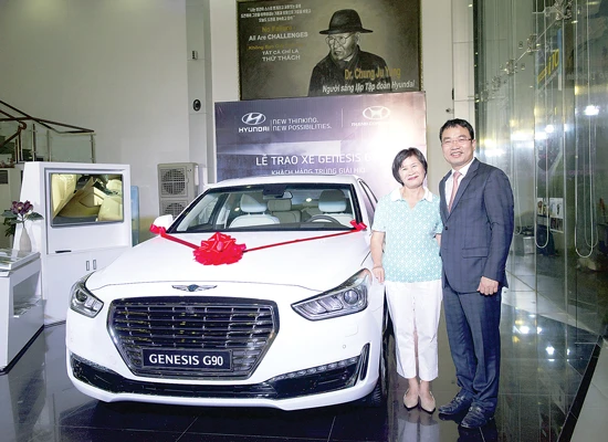 Hyundai Thành Công trao Genesis G90 cho golf thủ đoạt giải Hole in One