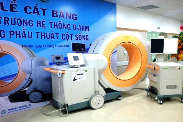 O-arm: Sự thay đổi vượt bậc trong phẫu thuật cột sống