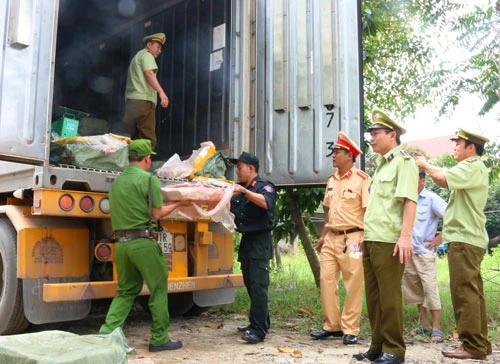 Phạt 70 triệu đồng vụ vận chuyển 5,5 tấn thịt, mỡ động vật không rõ nguồn gốc