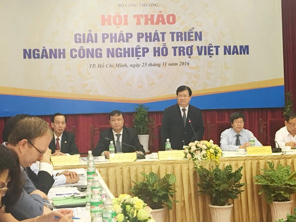 Công nghiệp hỗ trợ chậm phát triển do chính sách và thực tế chưa gặp nhau