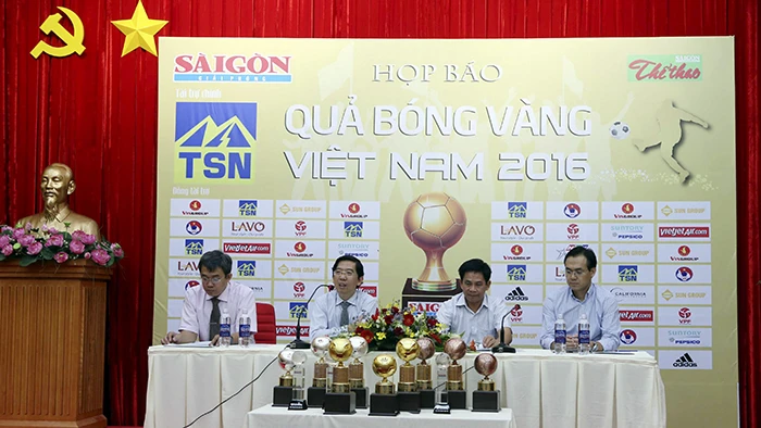 Họp báo công bố Giải thưởng Quả bóng vàng Việt Nam 2016