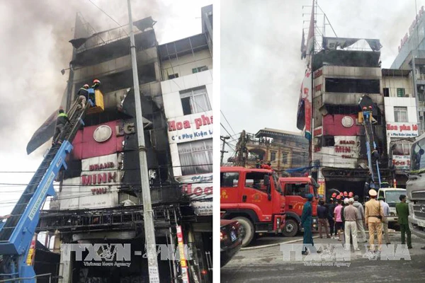 Hà Nội: Cháy lớn tại siêu thị điện máy