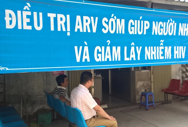 Gỡ nút thắt bảo hiểm y tế cho bệnh nhân HIV