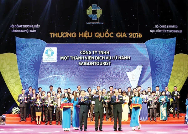 Lữ hành Saigontourist tiếp tục được vinh danh Thương hiệu Quốc gia 2016