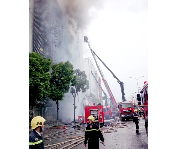 Hà Nội yêu cầu mua bảo hiểm cháy, nổ bắt buộc đối với chung cư cao tầng